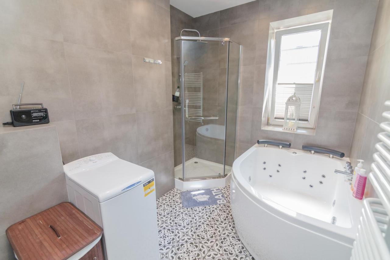 Apartament Z Jacuzzi Hel Exterior photo